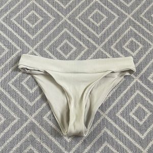 L space bikini bottoms. Size S